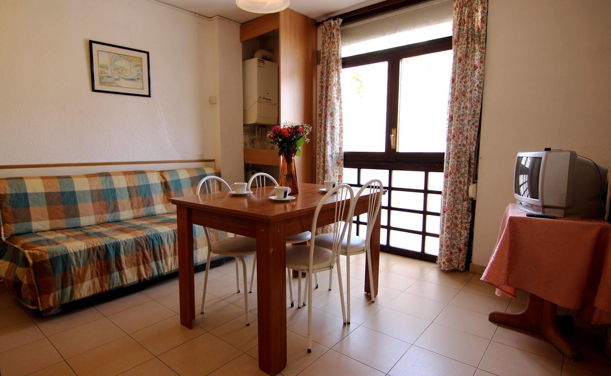 Apartamentos Zodiac โยเรตเดมาร์ ภายนอก รูปภาพ