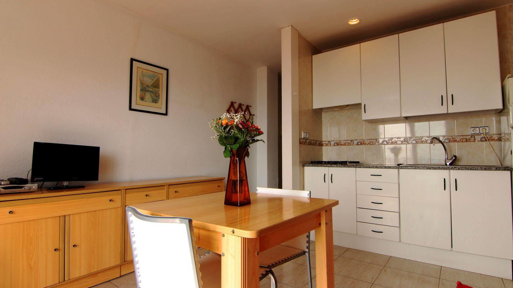 Apartamentos Zodiac โยเรตเดมาร์ ภายนอก รูปภาพ